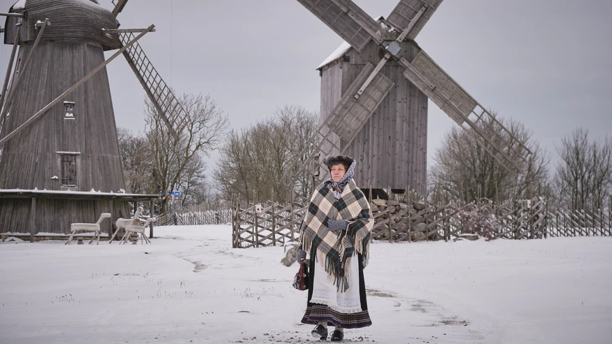 Karja rahvariided. Kannab valmistaja Mareli Rannap