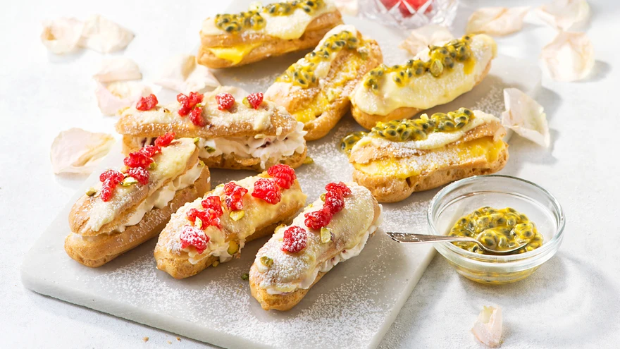 Ekleerid granadilli- või vaarikatäidisega.