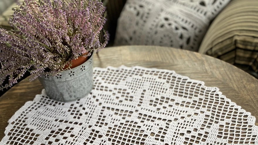 Eri tüüpi ruutudest heegeldatud linake