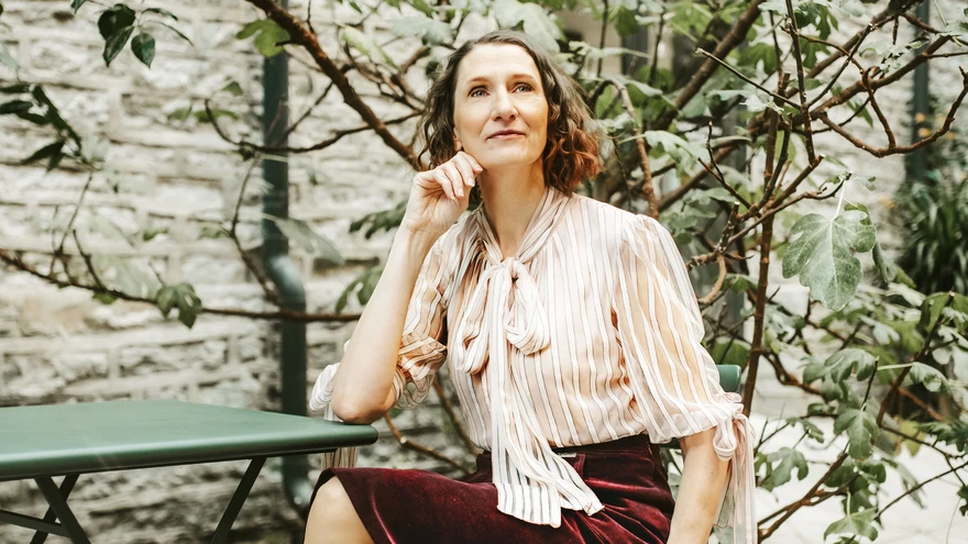 Romantiline seostega pluus