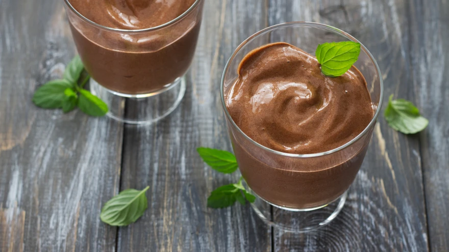 Šokolaadi-mousse kikerherneste ja kookoskoorega.