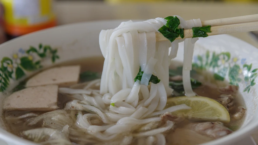 Vietnami Pho Ga kana-nuudlisupp.