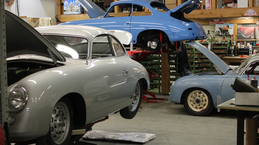 Urban’s Garage’i ruumidest leiab vaid haruldasi (ja väga haruldasi) vanu Porschesid.