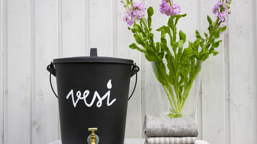 Mida tumedamat värvi ämber, seda soojemaks vesi suvel väljas seistes läheb!