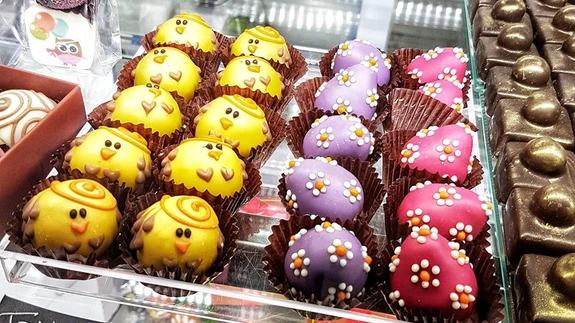 Rõõmsad ja originaalsed käsitöökommid sobivad igaks sündmuseks. 