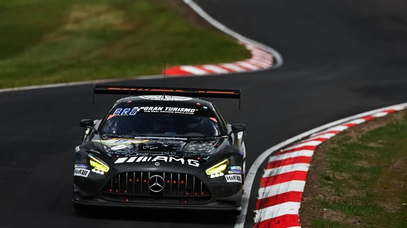 Ralf Aron kihutamas Mercedes-AMG GT3 autoga tänavusel Nürburgringi 24 tunni sõidul.