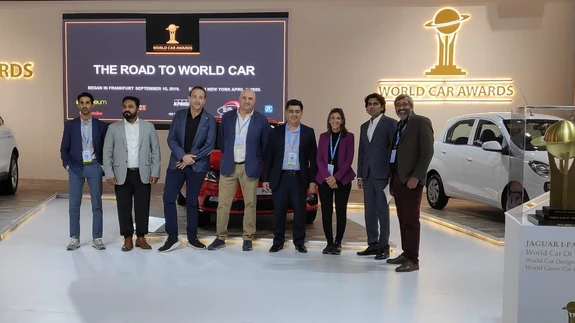 Maailma aasta auto 2020 vahekokkuvõtted tehti äsja alanud Delhi autonäitusel.