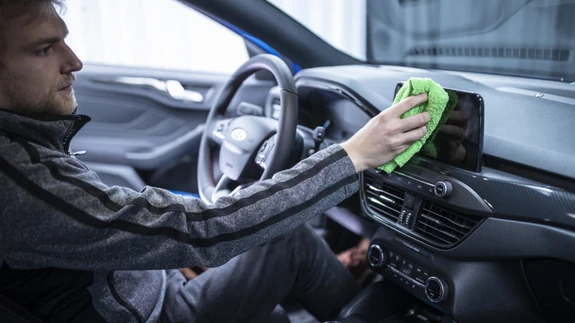 Iga omanik peaks oma autole kergemat sisepuhastust tegema vähemalt korra kahe nädala jooksul.