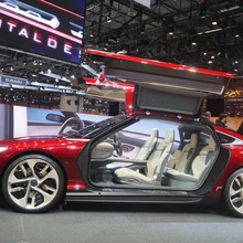 VW kontserni kuuluv Italdesign kaunistas oma väljapanekut elektrilise ideeautoga, mille mudelinimi Da Vinci teeb kummarduse 500 aastat tagasi lahkunud suurmehele.