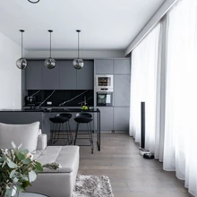 Maskuliinne musta marmoriga köök mõjub šikilt. See on ka üks märksõnadest, mille ümber hakati kodu terviklikku interjööri looma.  